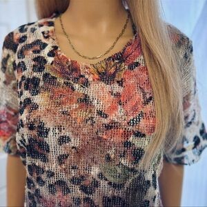 Beautiful Colorful Blouse Top Ligne Size Medium in Excellent Condition